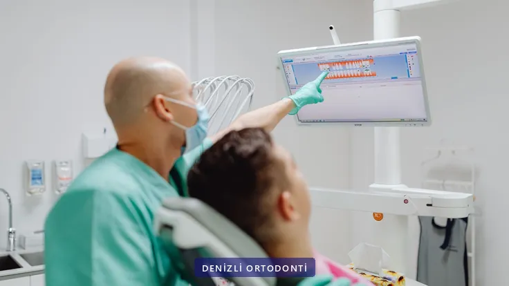 Ekrandaki görüntü üzerinden hastaya tedavi planının anlatılması